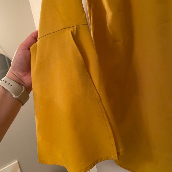 Banana Republic Blouse - Picture 6 of 6